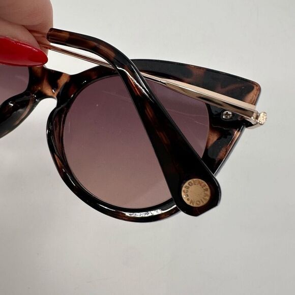 NWT BCBGeneration 1028 651 Womens Cat Eye Full Rim Sunglasses Blush Demi - Picture 6 of 11